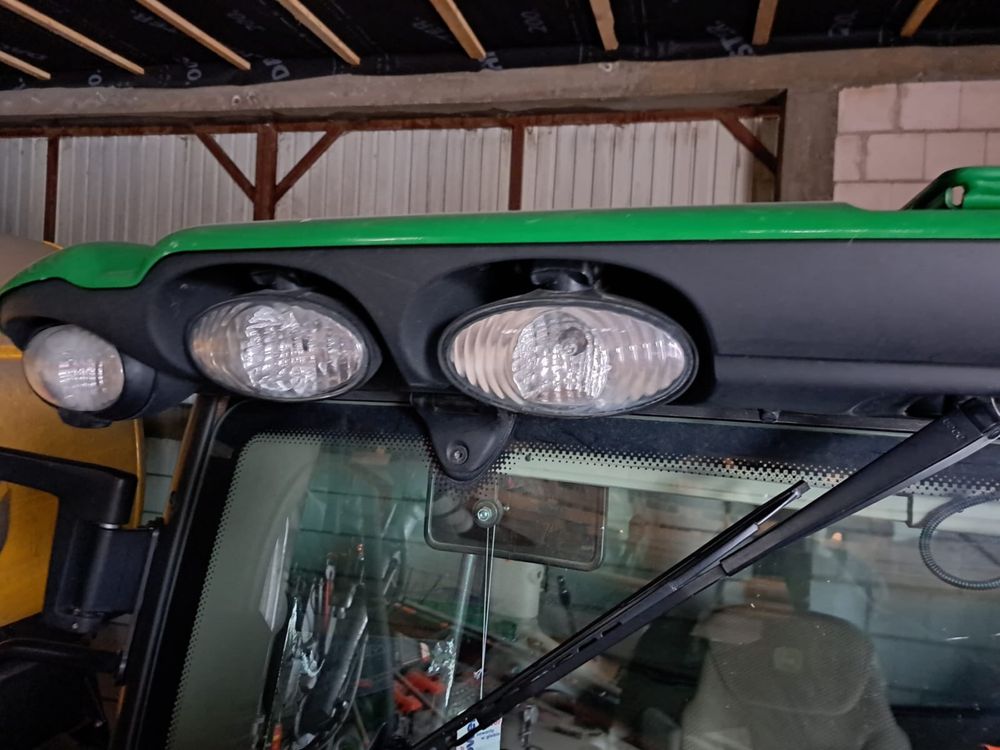 Halogeny John Deere 6r