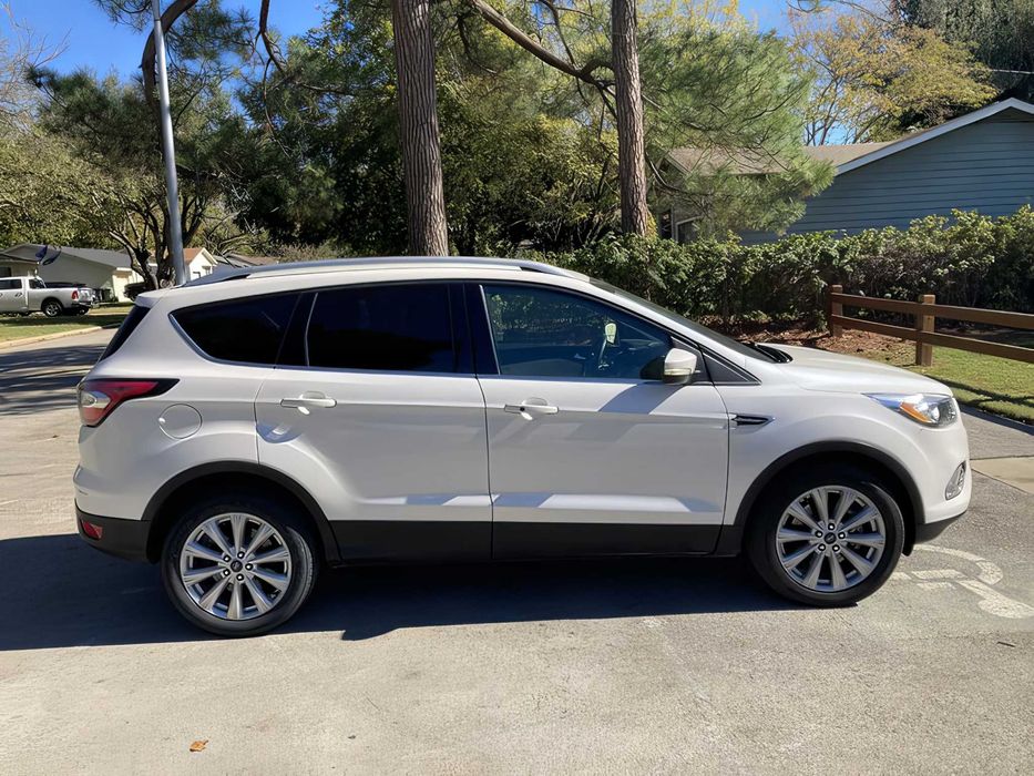 Ford Escape Titanium      2017