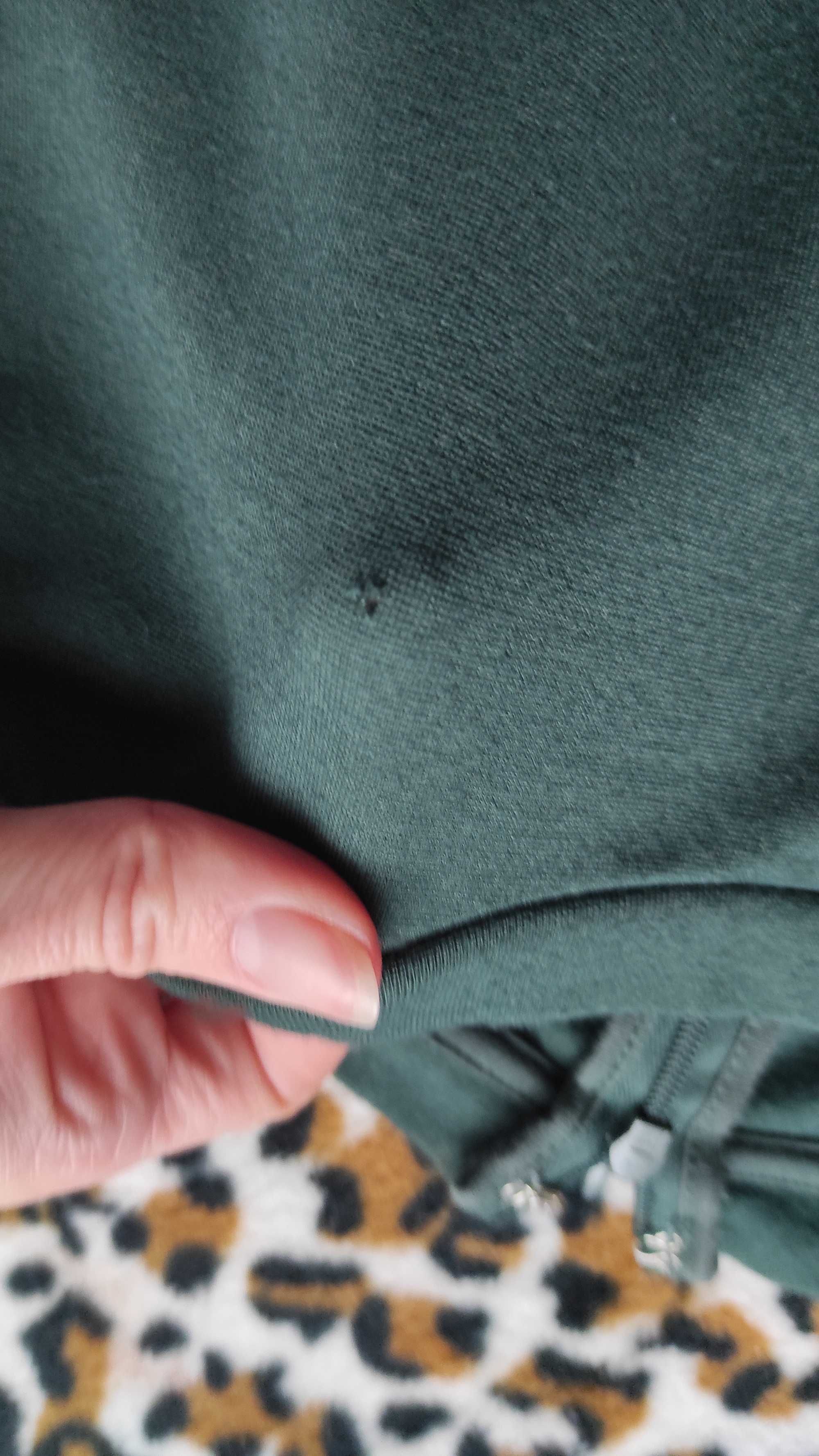 Obcisła sukienka tulipan przylegająca mini butelkowa zieleń