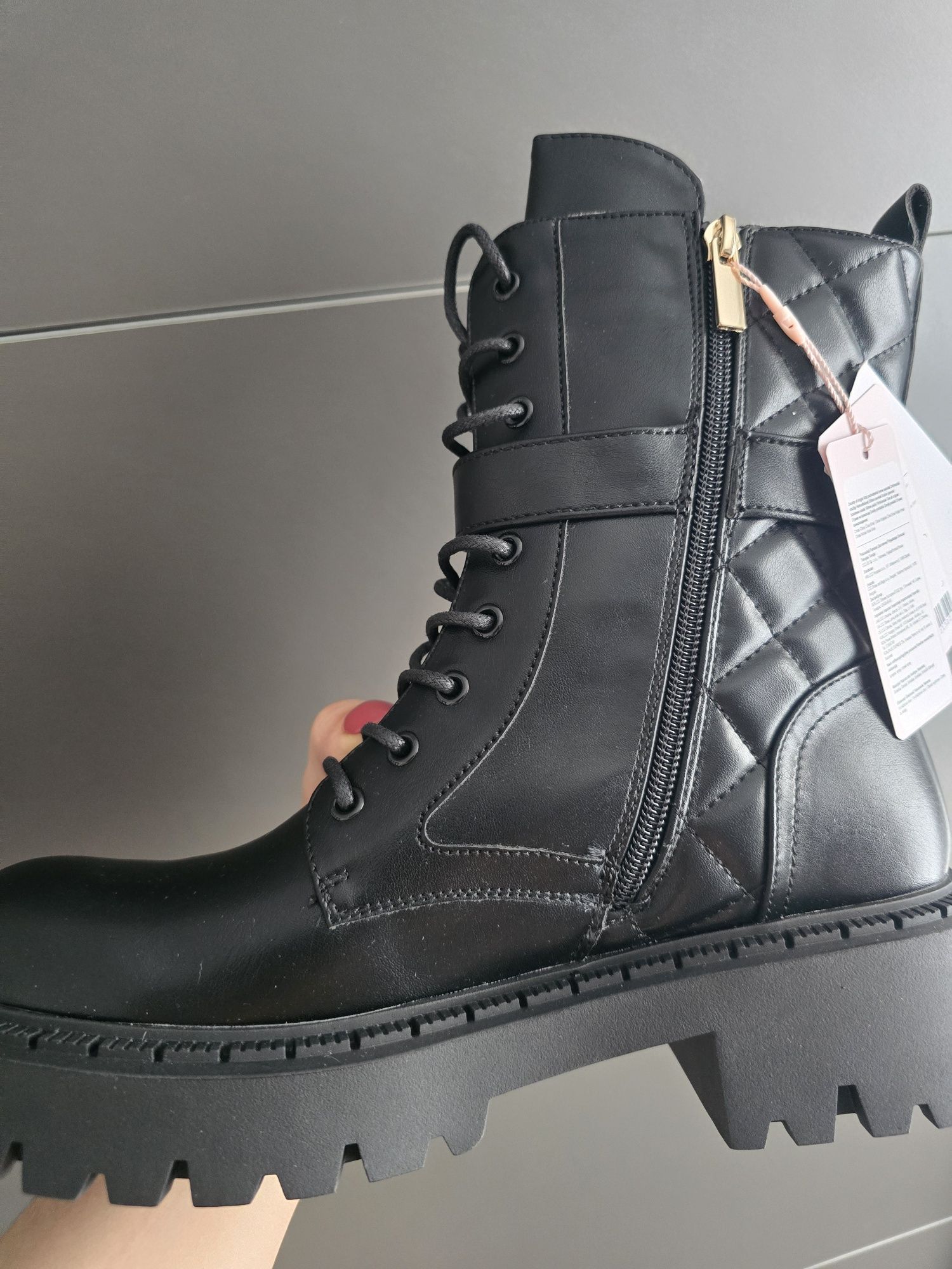 Nowe buty DeeZee – model ISABEL, rozmiar 41