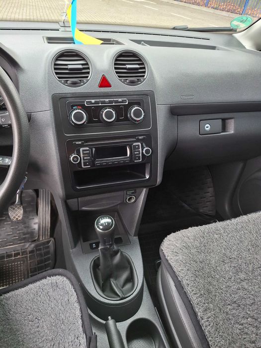 Volkswagen Caddy 2014рік