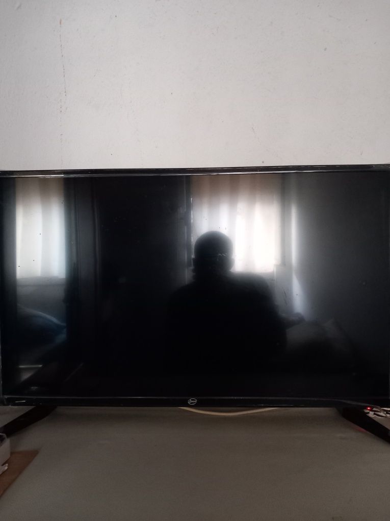 TV Marca Smart 83cm