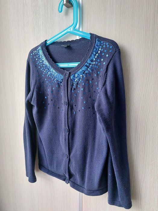 R.134/140 granatowy sweterek z cekinami, rozpinany