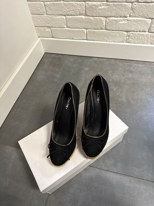 Buty damskie na koturnie 38