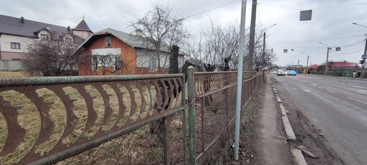 Земля перша лінія від дороги вул. Коновальця 18сот.