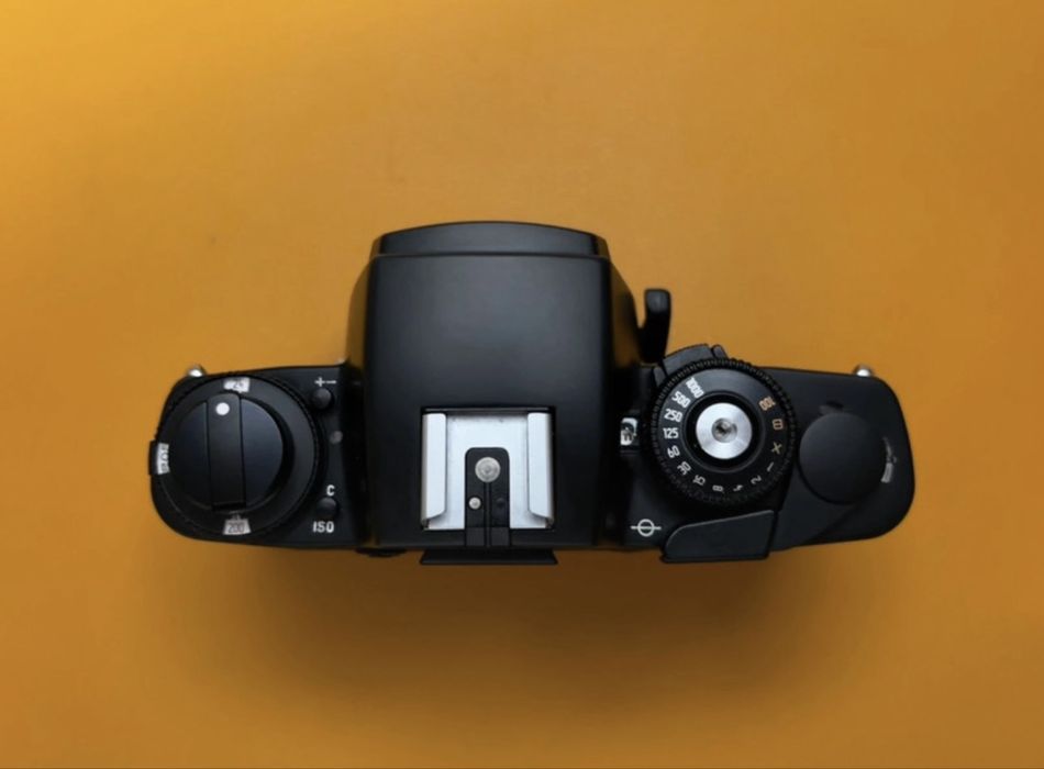 Leica R4 + Motor de Rebobinagem + Punho + Alça