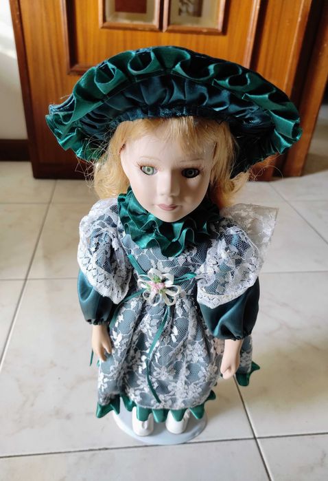 Boneca porcelana - coleção Milano
