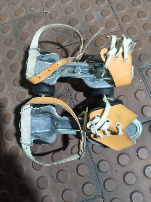 Patins antigos de criança