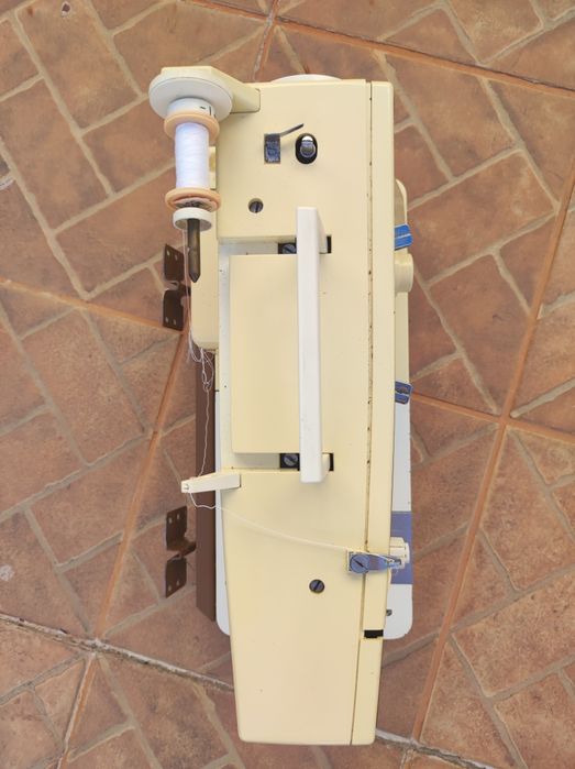 Maquina de costura elétrica Singer samba 3