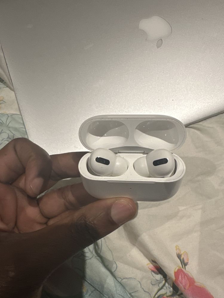 Apple airpods pro