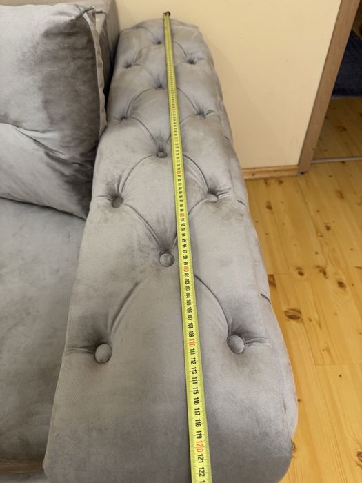 Диван у вітальну , новий