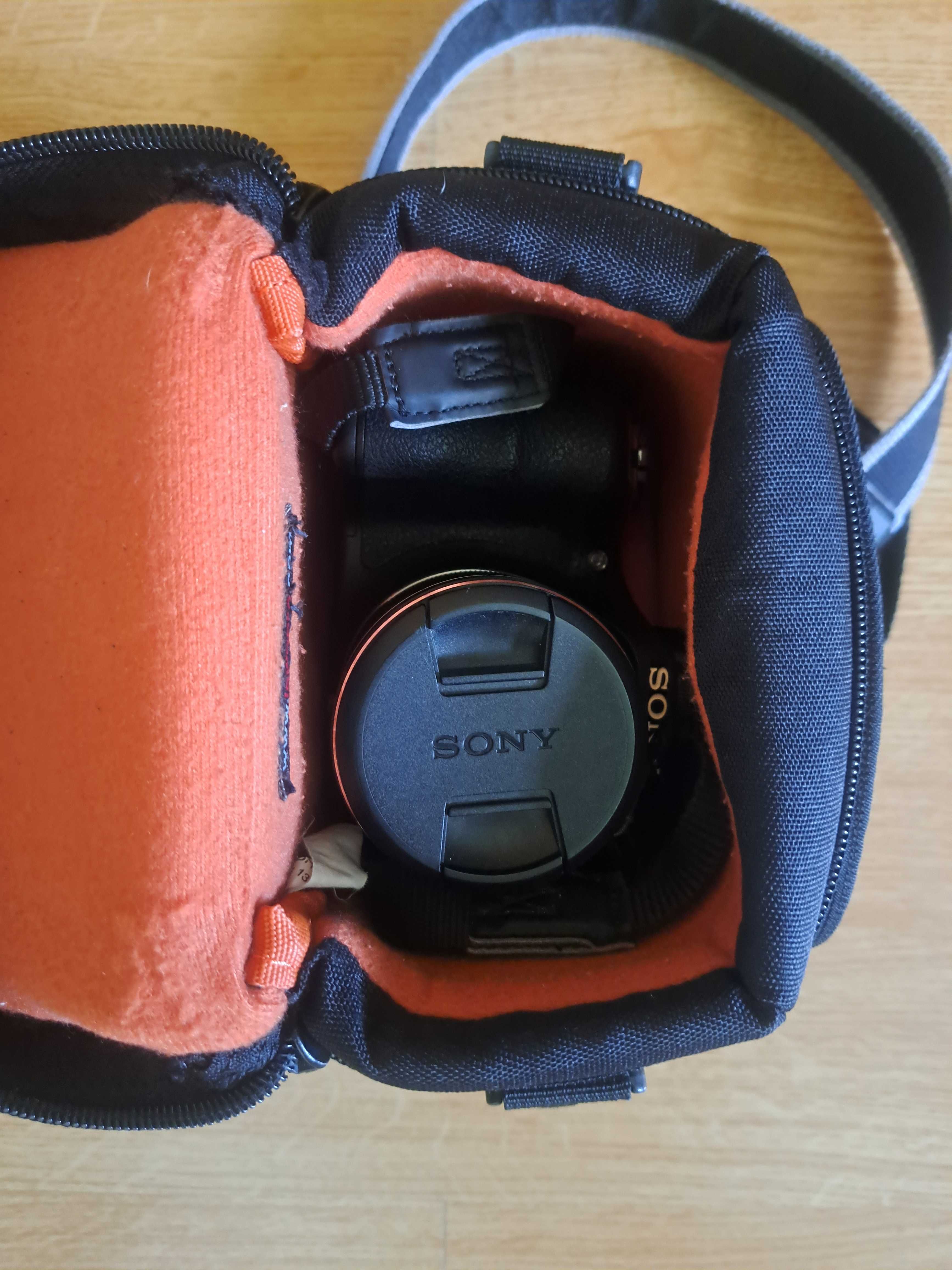 Máquina fotográfica Sony com Bolsa | 35x Zoom | Funciona a Pilhas