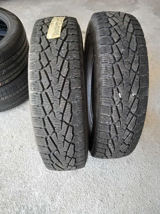 2 Pneus 235/85R16 Uniroyal 4x4