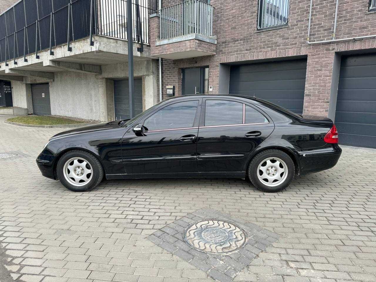 Mercedes-Benz E200 2003