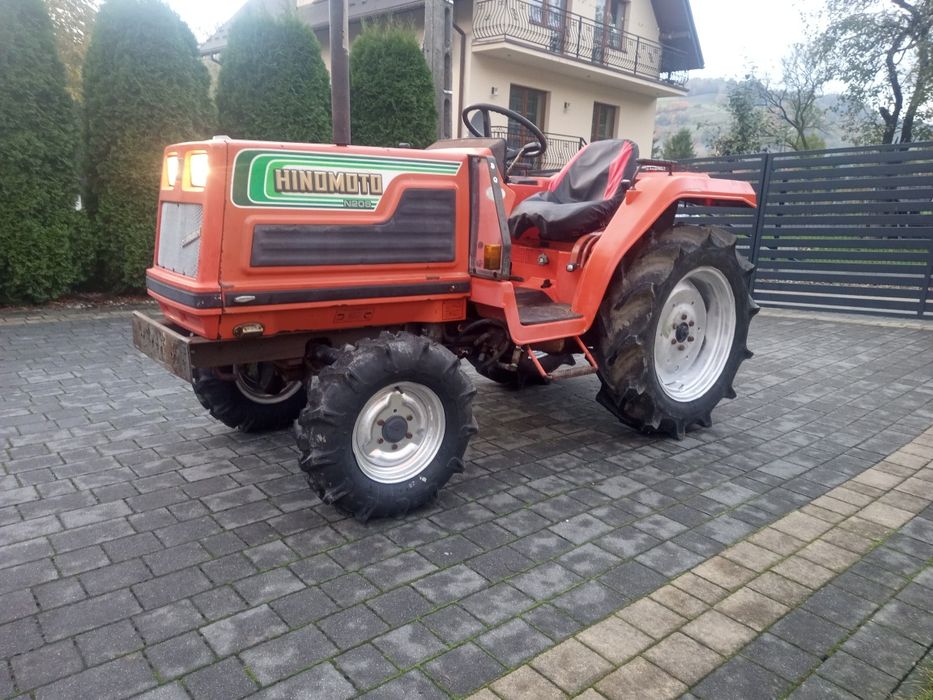 Traktor Hinomoto n209 4x4 wspomaganie rewers
