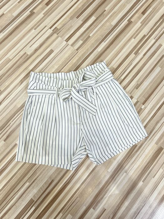 Letnie spodenki z wysokim stanem