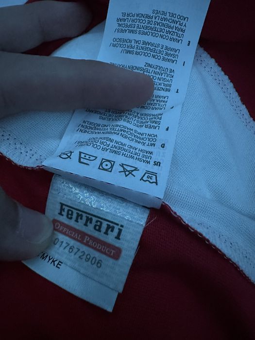 T-shirt ferrari autografada