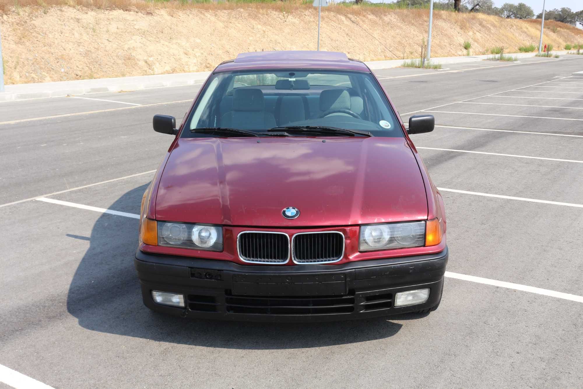 BMW E36 318i sedan