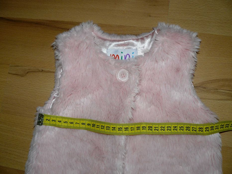 Dziewczęca narzutka/bezrekawnik różowy, puszysta kamizelka. Rozmiar 98
