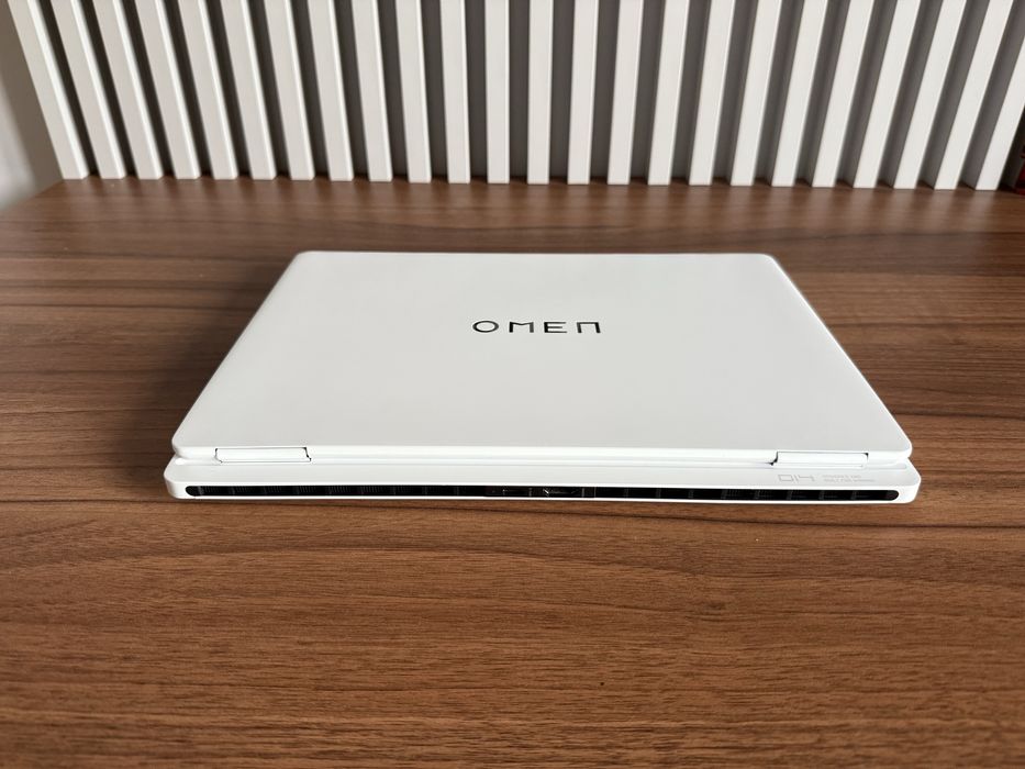 HP Omen Transcend 14 intel ultra 9 185H rtx 4070 32gb RAM 1tb SSD OLED