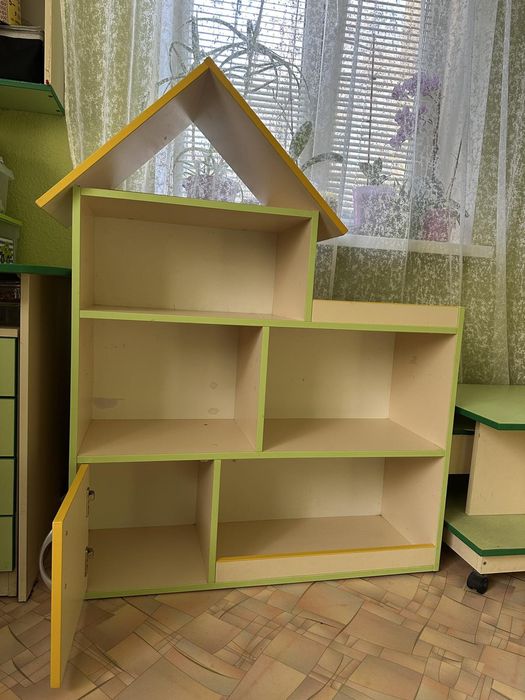 Стелаж- будиночок, Дитяче ліжко, столик