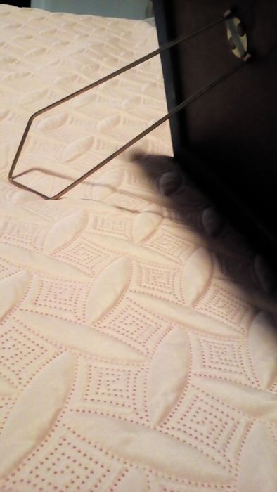 Moldura Grande, de textura rugosa, com passe-partout