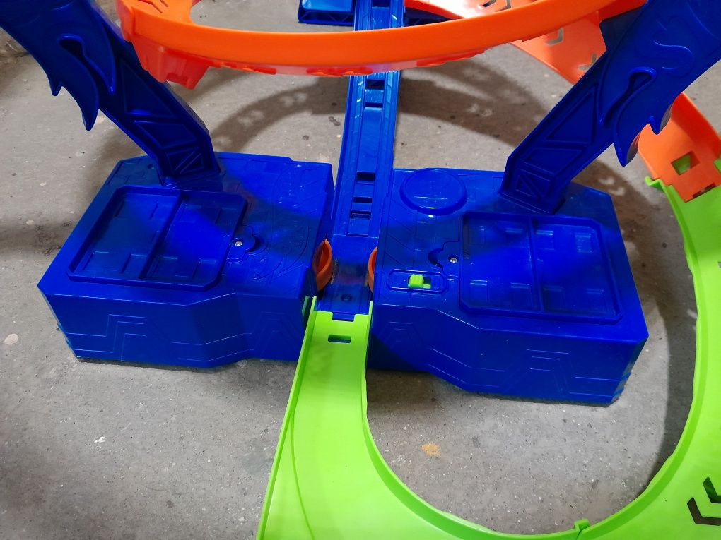 Tor Hot Wheels Action Tornado