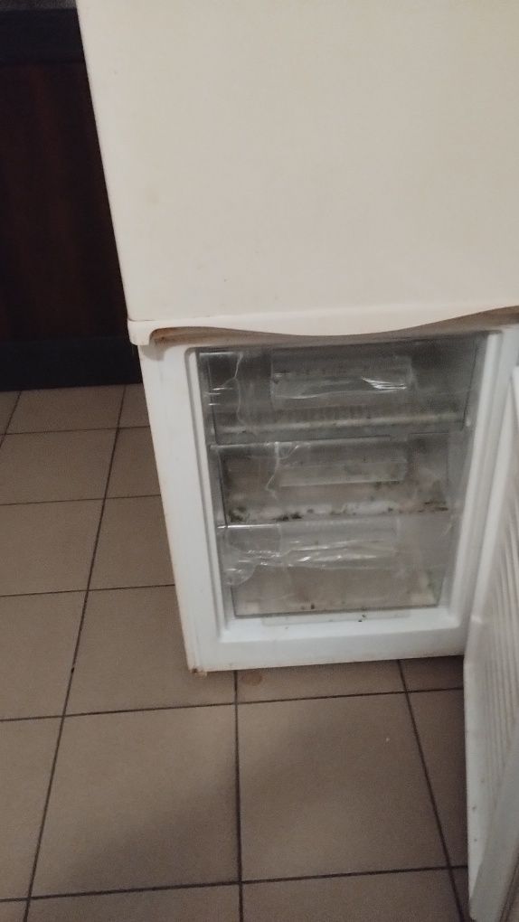 Sprzedam  lodówkę