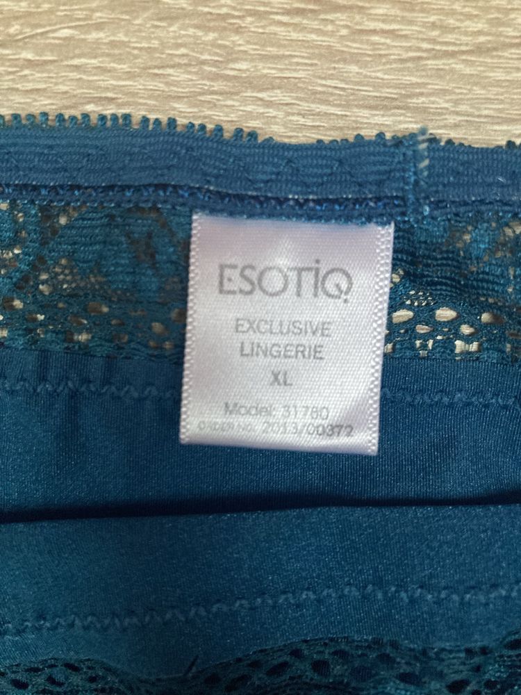 Esotiq figi XL turkusowe z koronka ozdobione