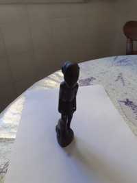 Estatueta de pau preto