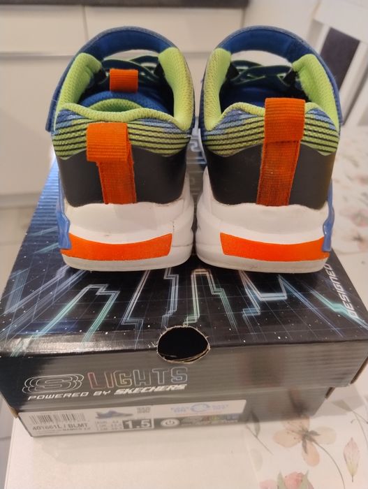 Sketchers S-lights 33