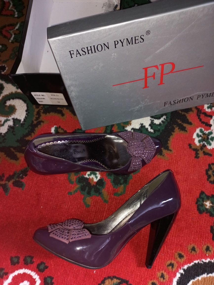 Туфли классические лакированные фиолетовые каблук 36 размер