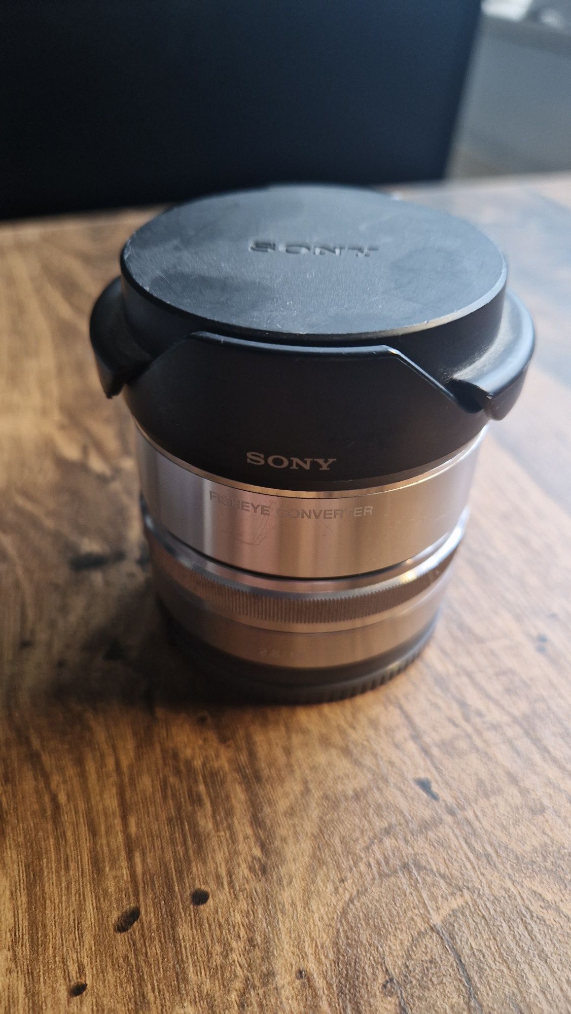 Obiektyw Sony E 16 mm f/2.8 + conveter FISHEYE