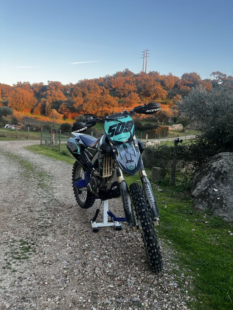 Yamaha yz250f.