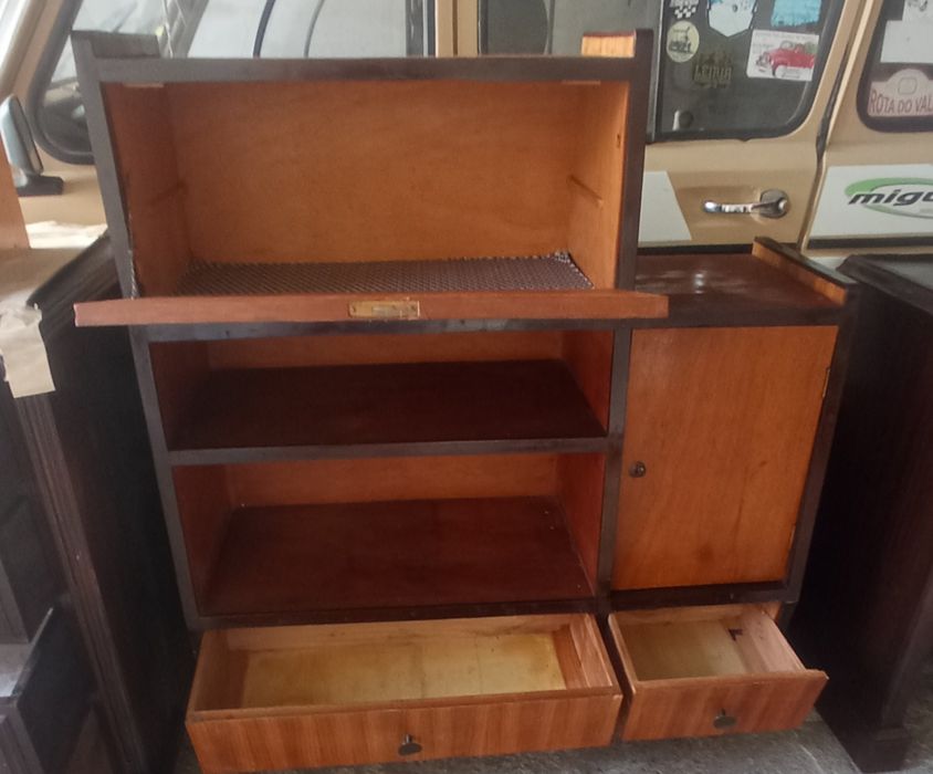 móvel de sala para restauro