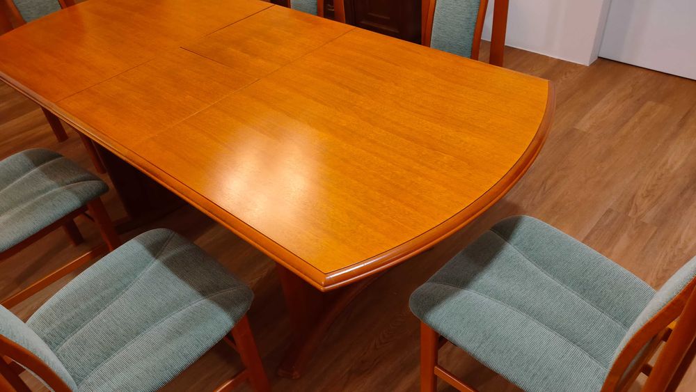 stół i 6 krzeseł komplet