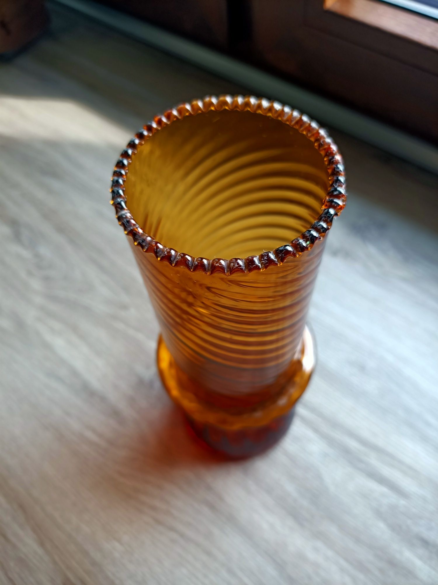 Miodowy wazon spirala huta Laura Tarnów