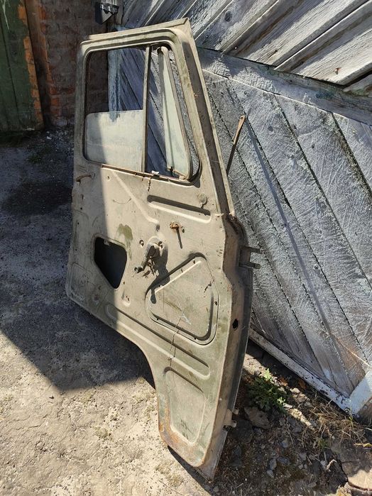 Продам двері до УАЗ(буханка) в зборі,ЗИЛ-130,ГАЗ-53