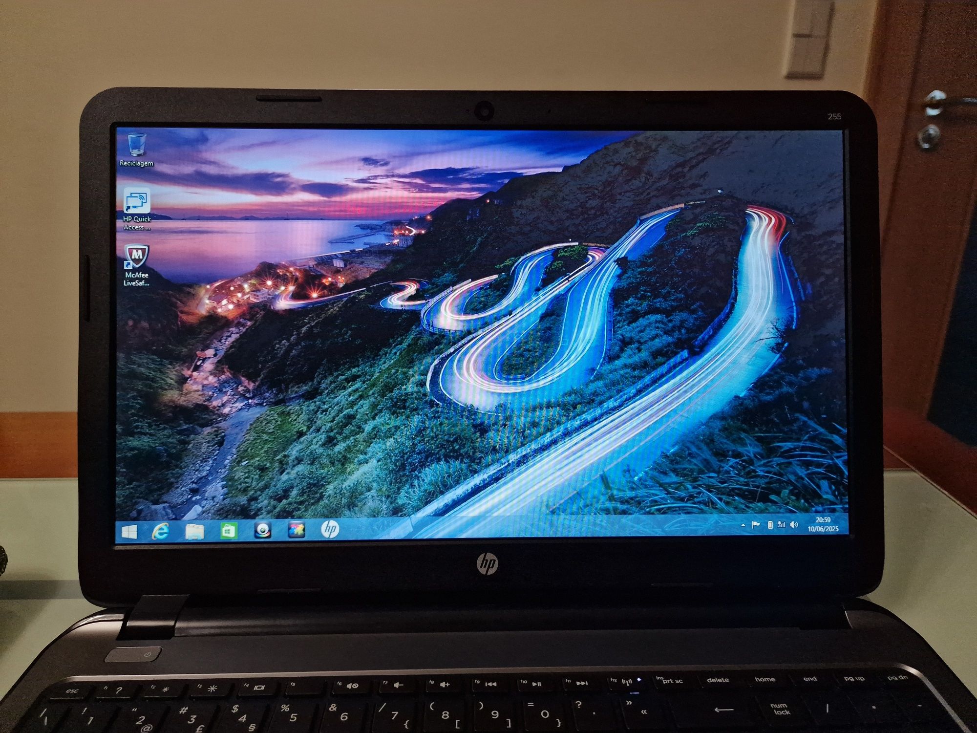 Portátil HP 255 com acessórios