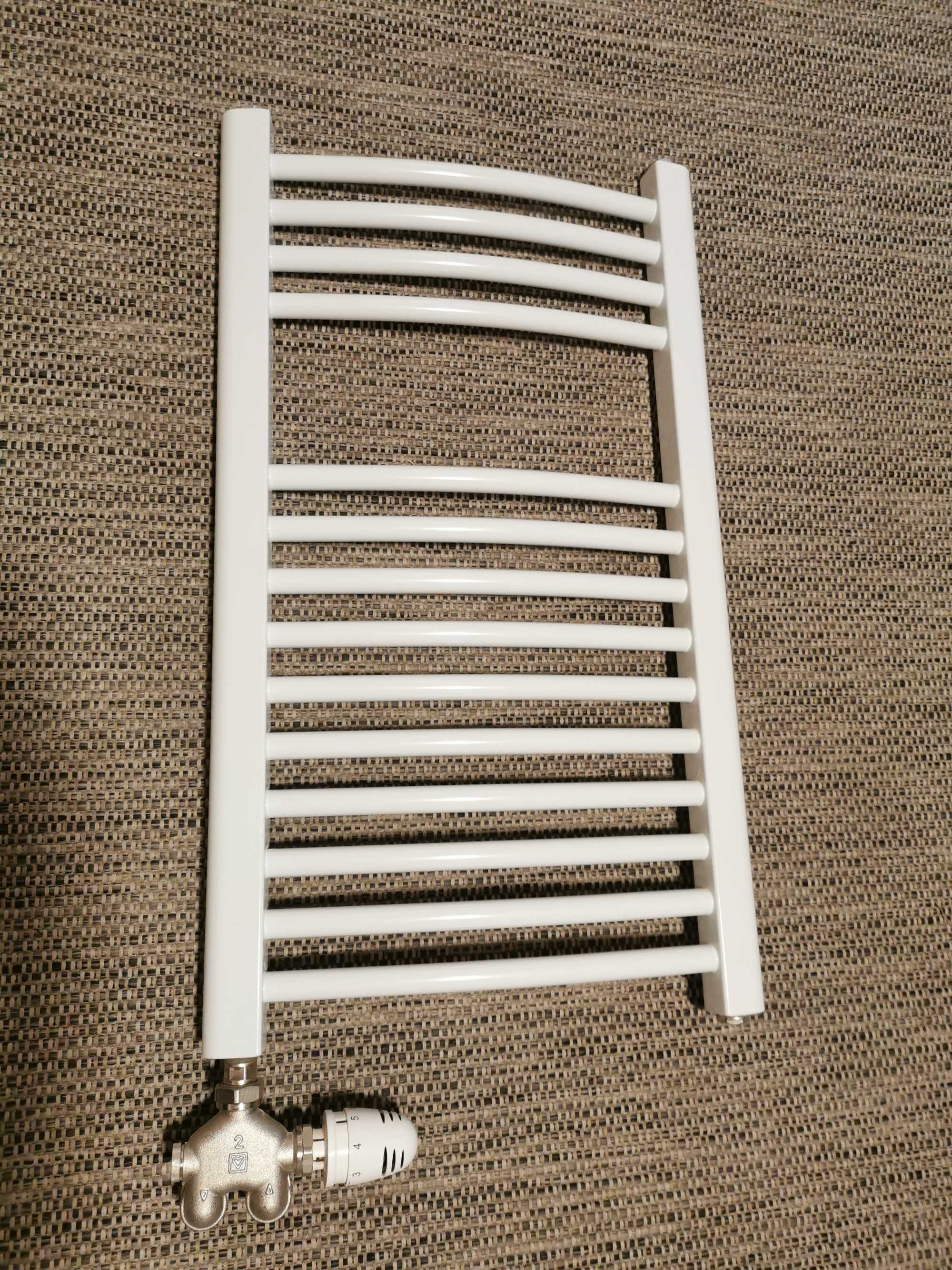 Grzejnik łazienkowy 700x400 drabinka