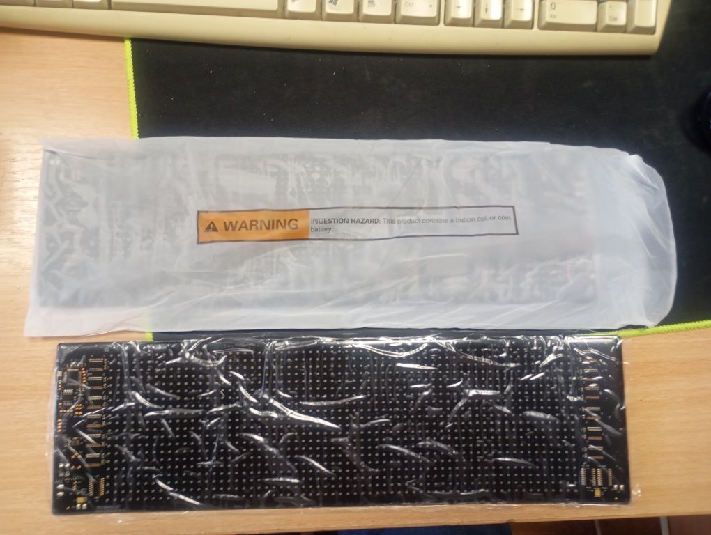Світлодіодний LED дисплей 10×35 см, для реклами, очі на авто