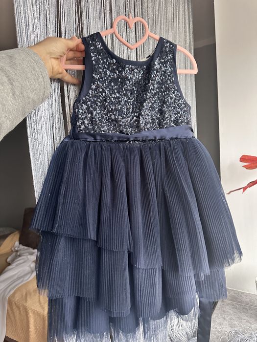 Святкова сукня на двчинку