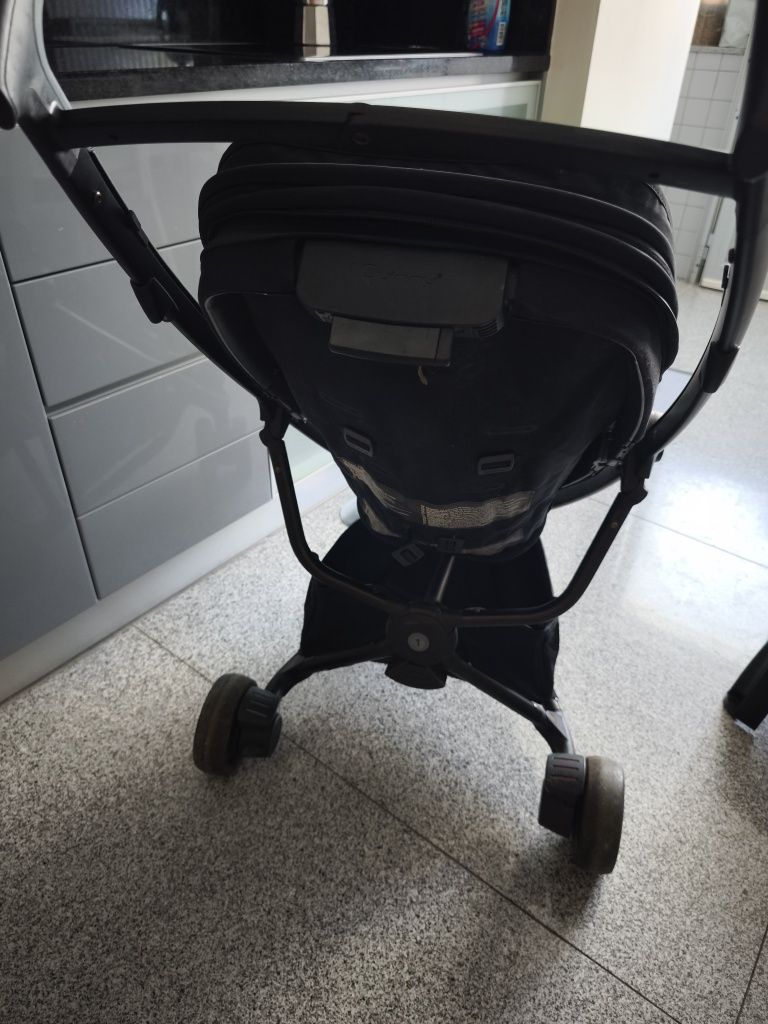 Carrinho de Passeio de Bebé Quinny
