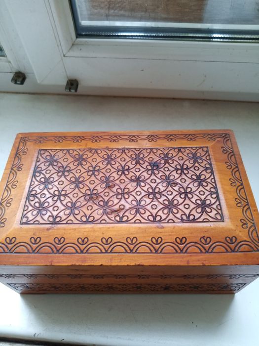 Шкатулка дерево .