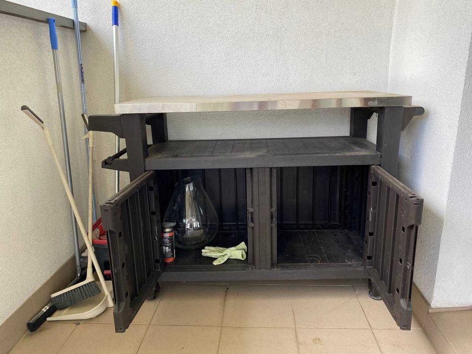 grill elektryczny Q 1400 ze stojakiem WEBER  jest nowy,użyty 2 razy