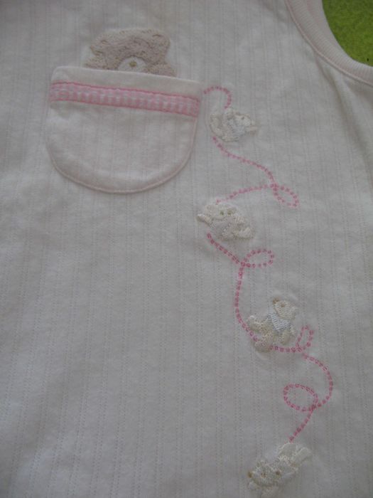 Roupa de bebé (menina) – 0 a 1 Mês: