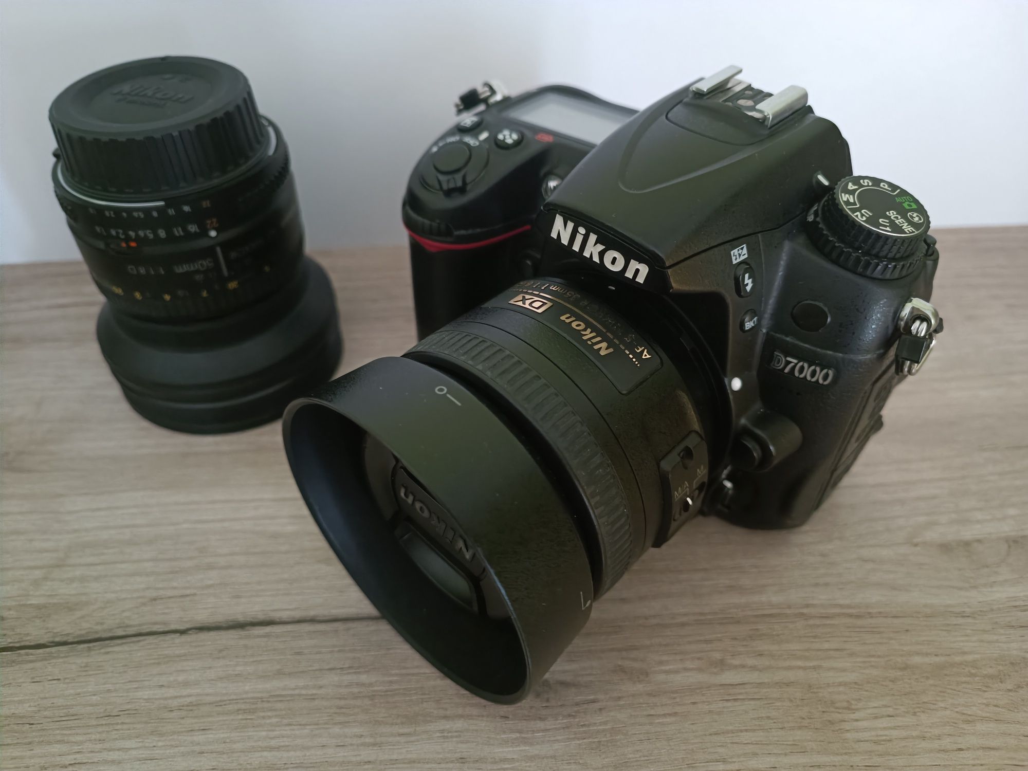 Nikon D7000 + 35mm + 50mm