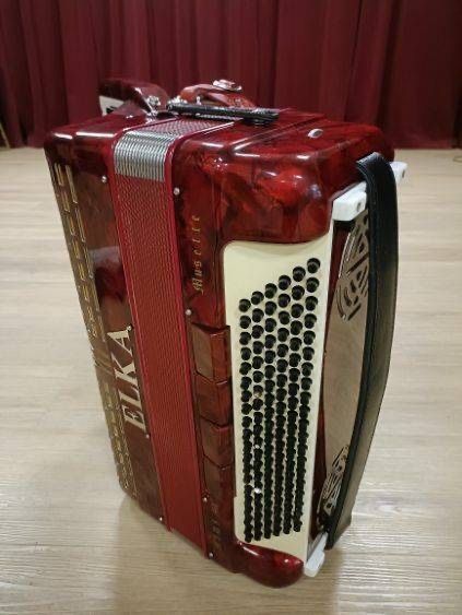 Jak nowy włoski Akordeon elka 120b, 4 chóry