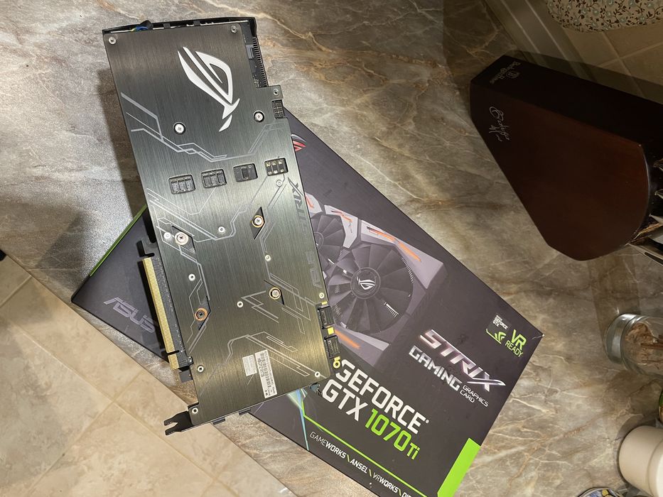 Відеокарта Asus Rog strix gtx1070Ti gaming