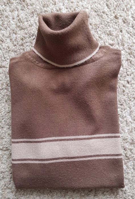 Sweterek w paski golf komplet wiskoza brązowy